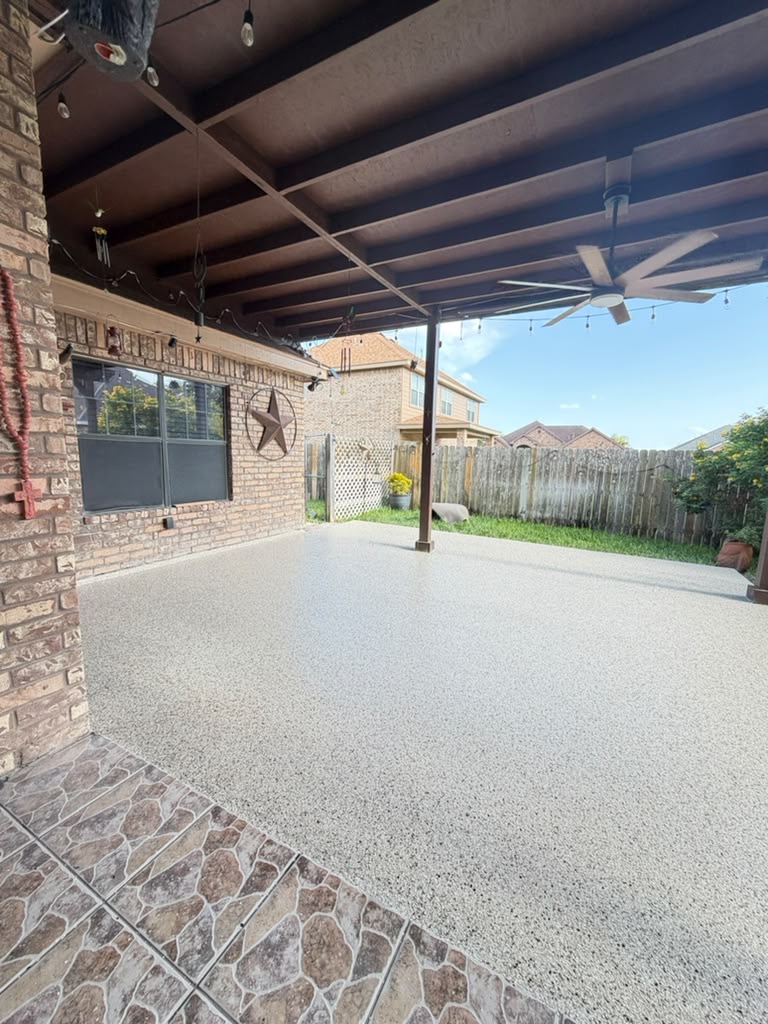 Covered Patio — Entry View