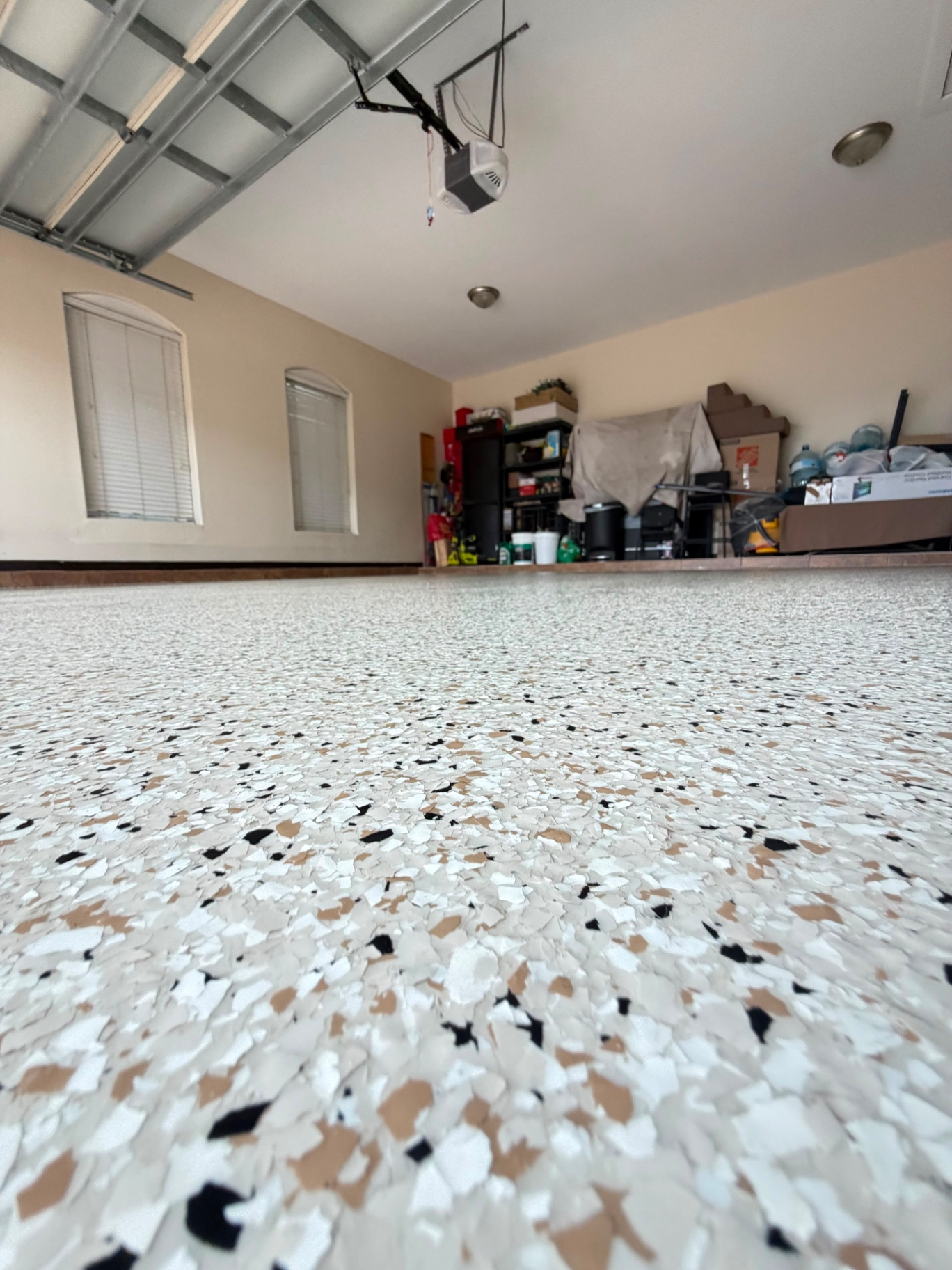 Flake & Chip Garage Systems floor finish example